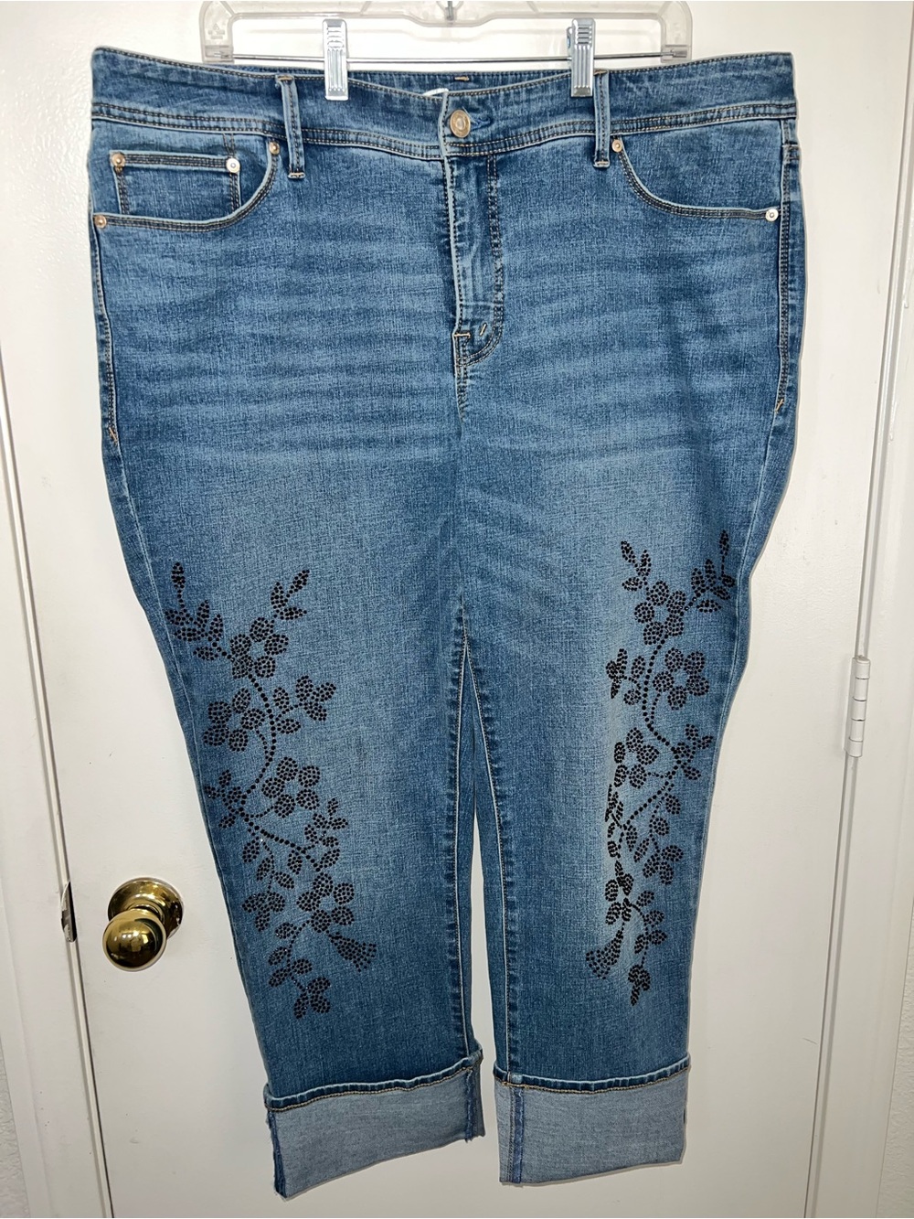 Seven7 Boyfriend Jean With Floral Embellishments - Picture 5 of 10